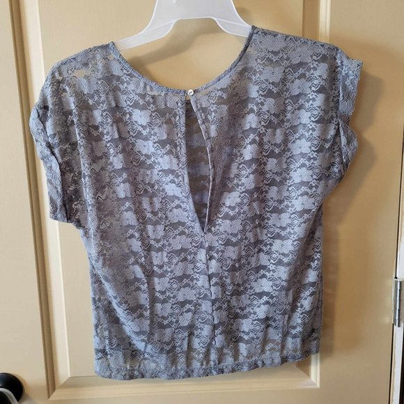 JUNIORS DREAM OUT LOUD GREY TOP  SIZE MEDIUM   USED GREAT COND - Picture 2 of 3